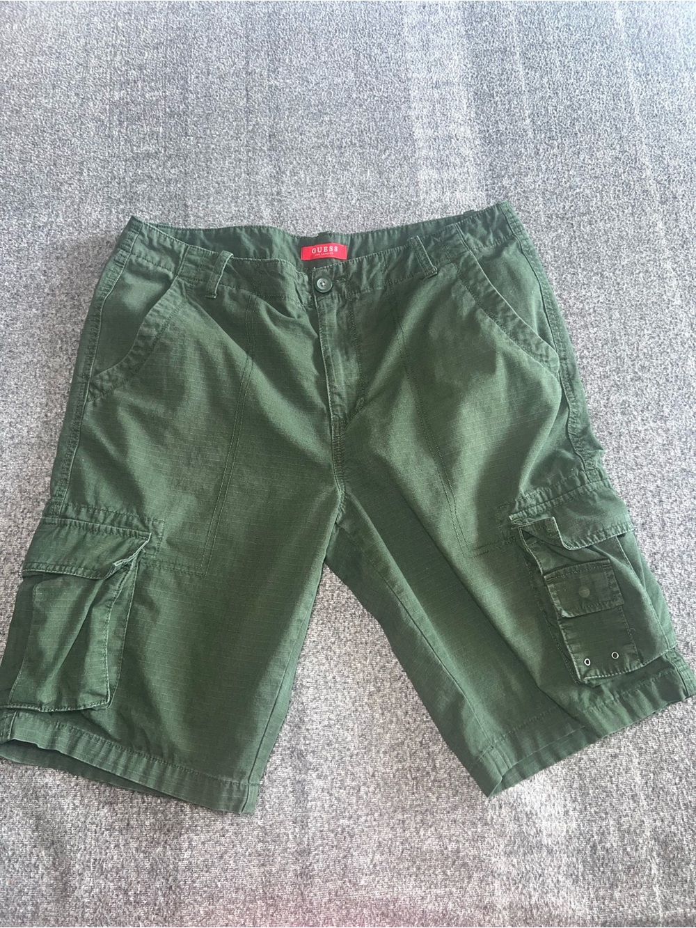 Mens GUESS Hunter Green Hiking Outdoor Casual Cargo Shorts‎